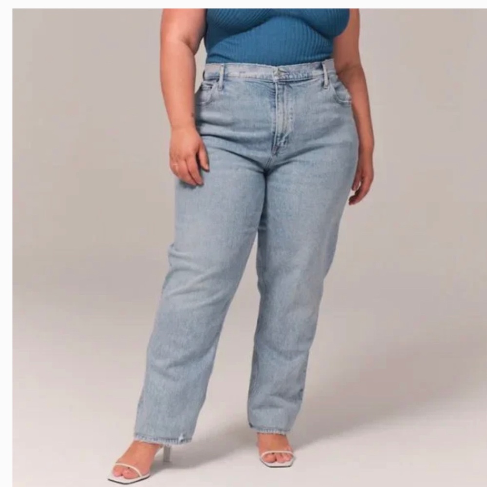 Abercrombie & Fitch Curve Love Ultra High Rise 90s Straight Jean Size 14
